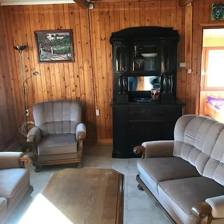 別荘 Kolepcsos Vendeghaz *