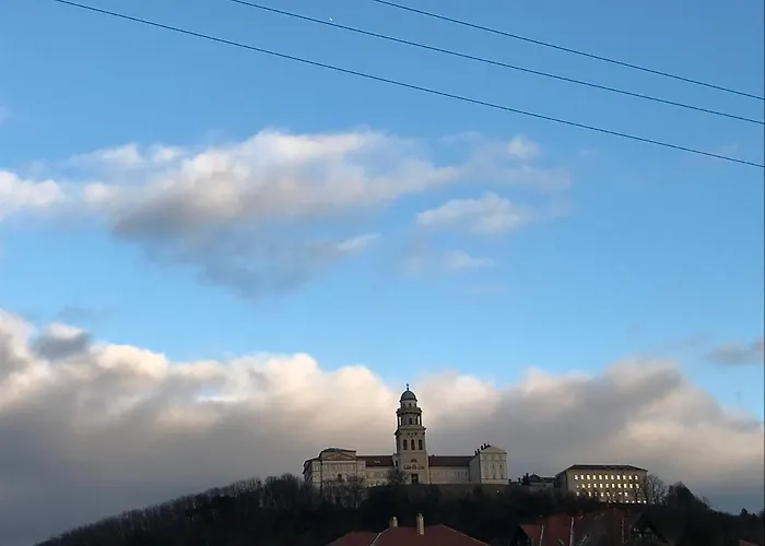 Kőlépcsős Nyaraló Nyúl